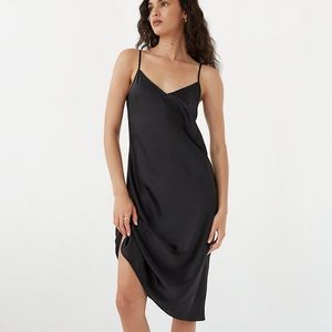 Aritzia Wilfred Only Slip Dress